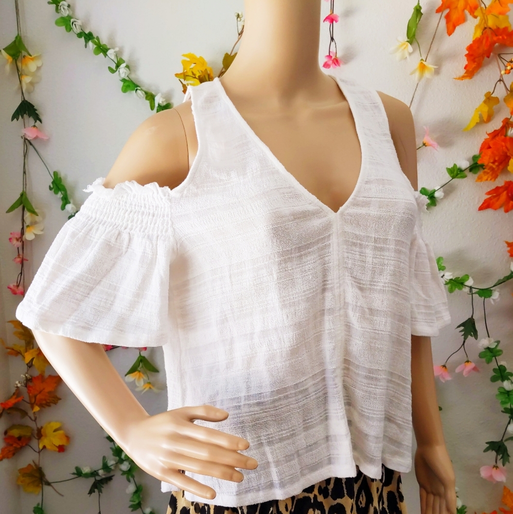 NWOT TINA JO COLD SHOULDERS TOP HIPPIE